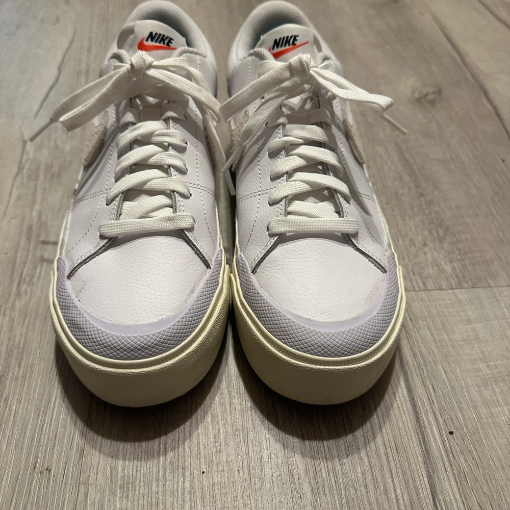 Nike women White Sneakers with Cream Midsole
